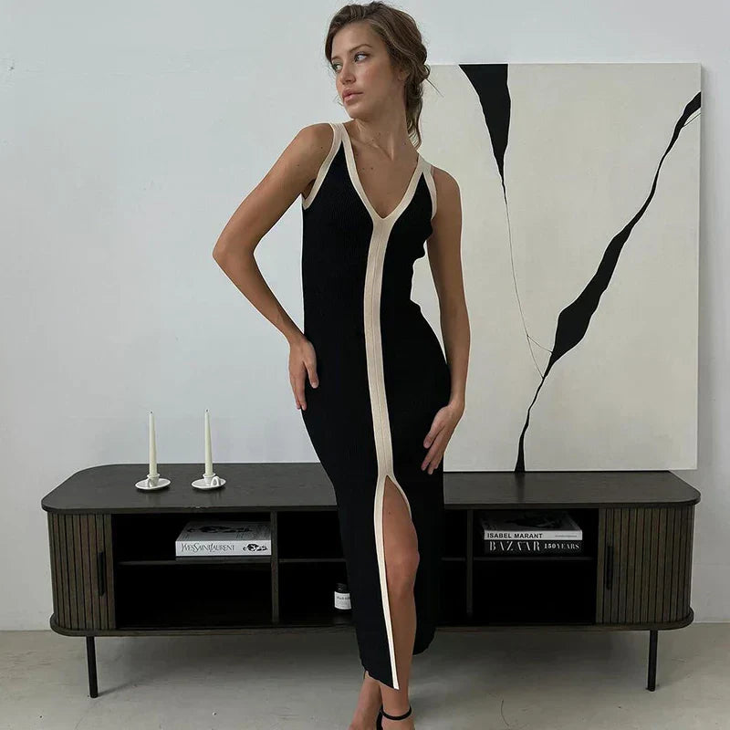 INES | Ärmelloses Kleid mit V-Ausschnitt