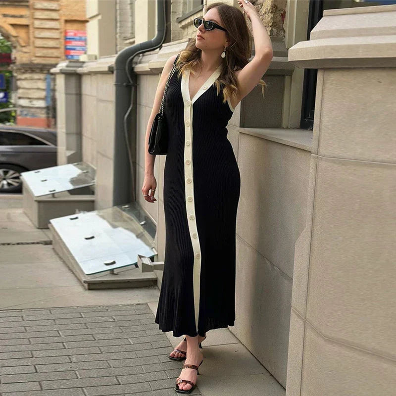 INES | Ärmelloses Kleid mit V-Ausschnitt