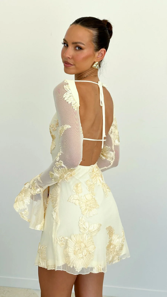 ZEMIRA I RETRO GESCHNÜRTES MINIKLEID