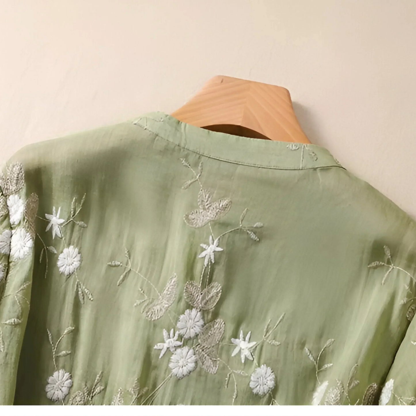 HELENE | Blusentop mit gestickten Blumen