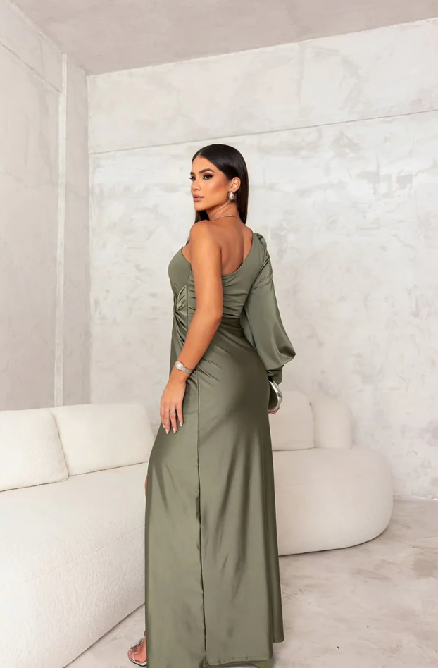 CELESTE  – Das unvergessliche Kleid